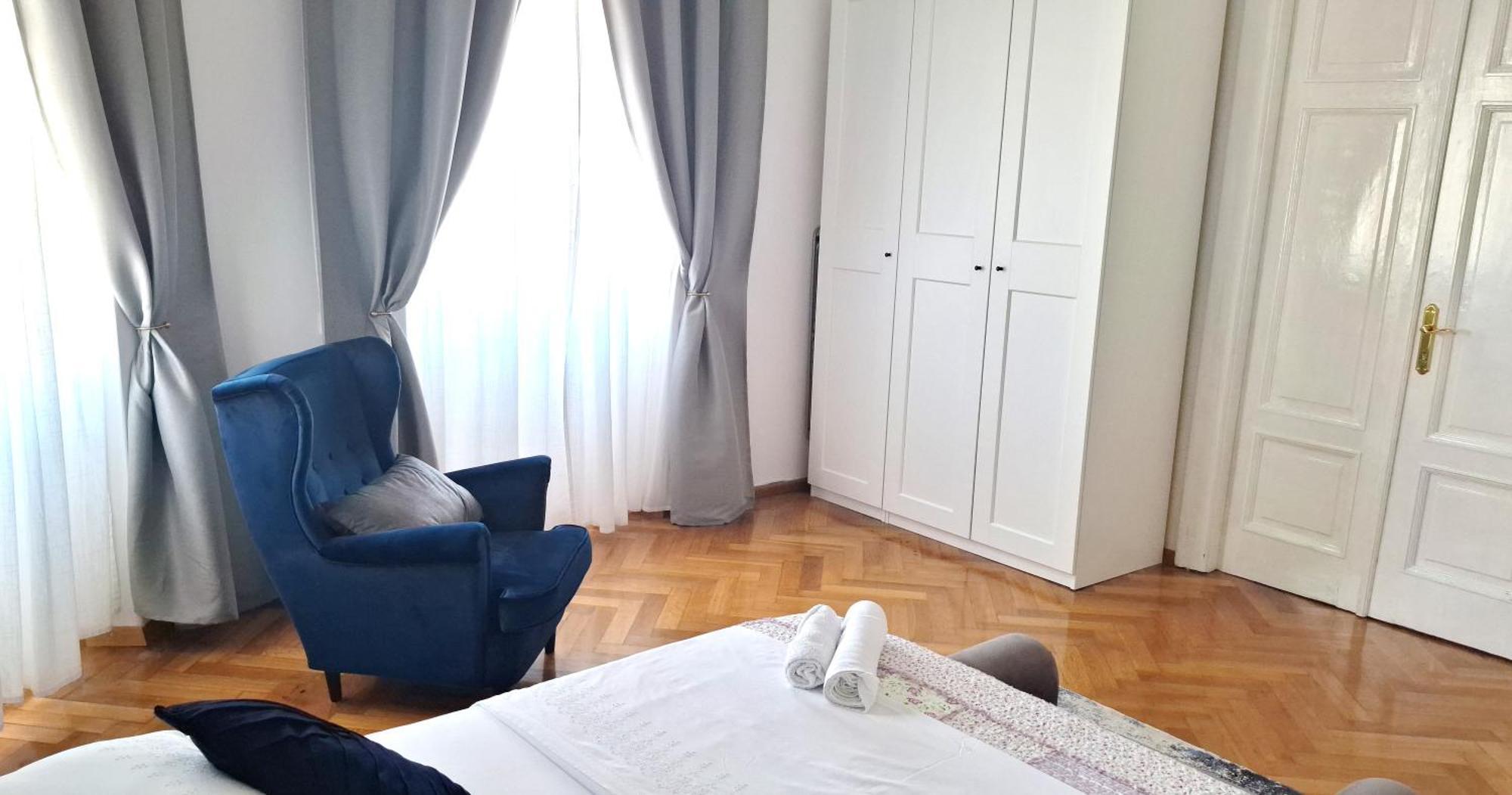 Emma Apartman *